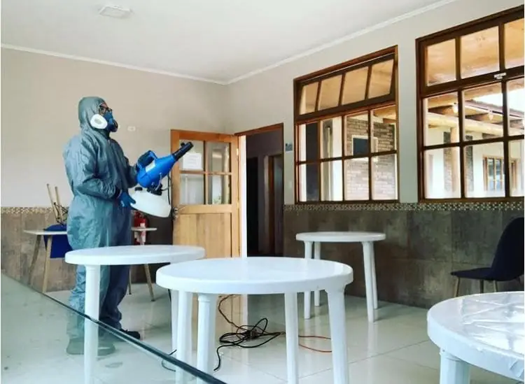 Sanitización y desinfección · Control de plagas certificado en Padre Hurtado Sanitización y desinfección en Padre Hurtado — técnico de FPH Fumigaciones